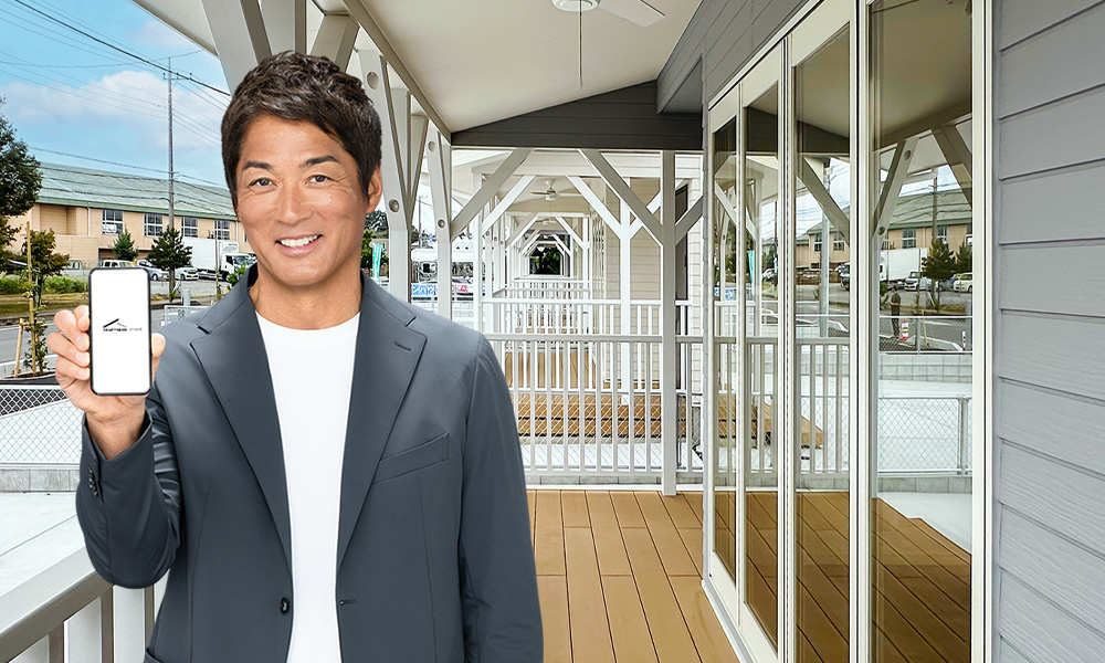 長嶋一茂さんがスマホ片手に